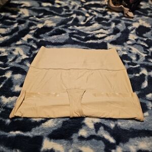 Maidenform Cream Shapewear Skirt